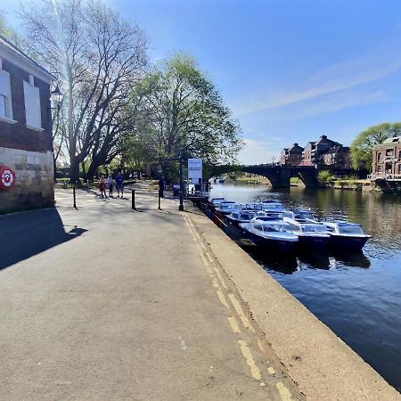 The Davey Tower, Medieval Riverside House 约克 外观 照片