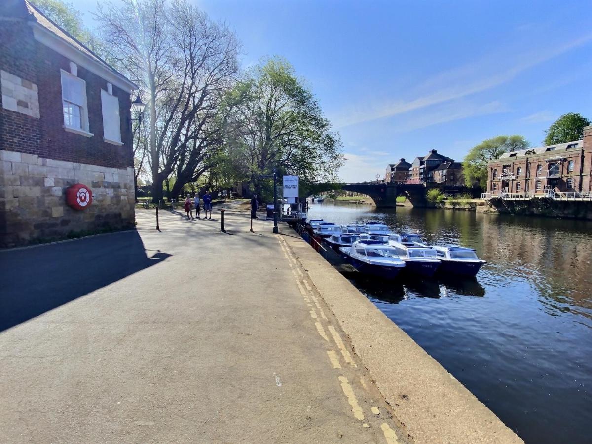 The Davey Tower, Medieval Riverside House 约克 外观 照片